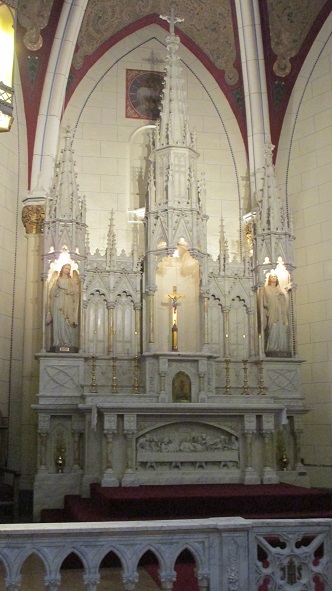 Altar in the Loretto chapel